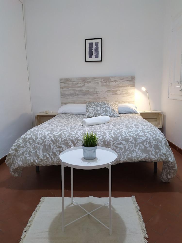Guest house Break In Gothic Hostal