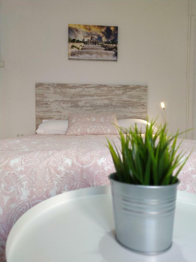 Guest house Break In Gothic Hostal 2*