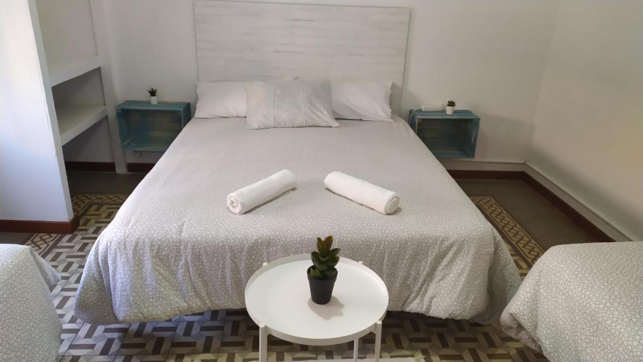 Break In Gothic Hostal 2*